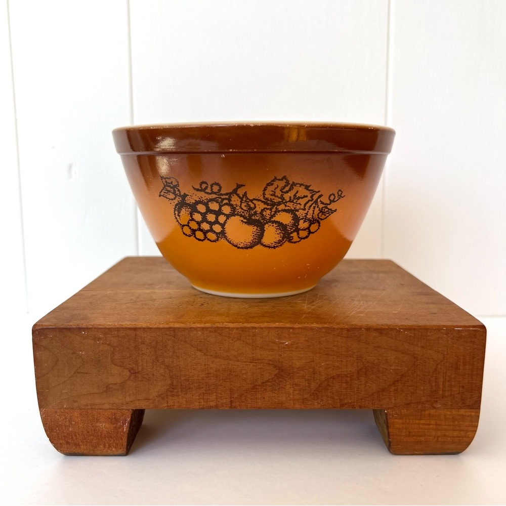 PYREX Old Orchard Mixing Bowl 1.5 Pints